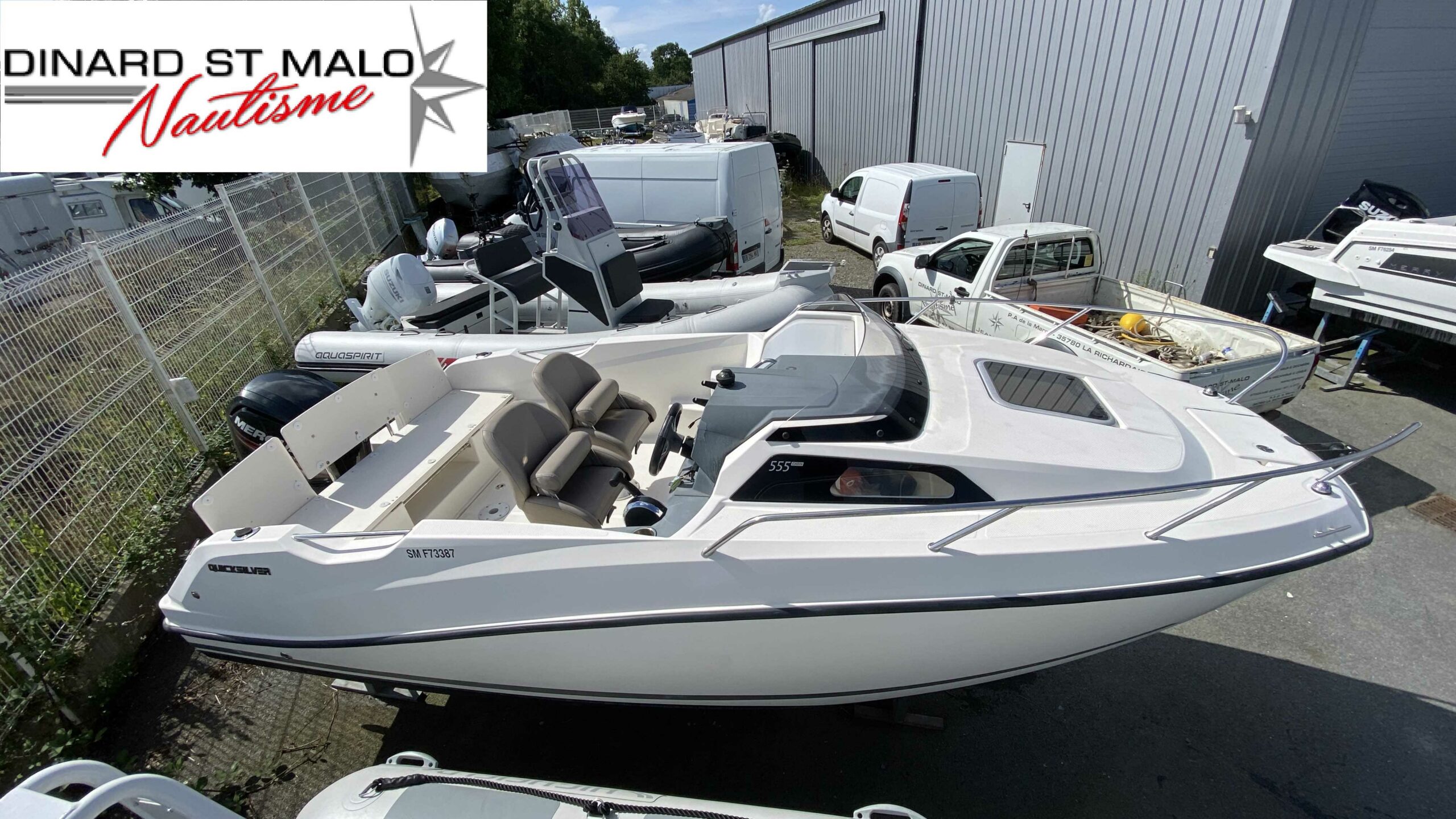 Day Cruiser QUICKSILVER Activ 555 Cabine