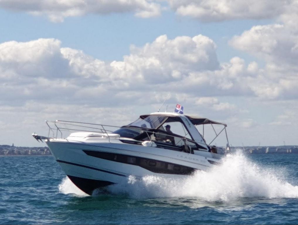 JEANNEAU LEADER 30 INBOARD (2020) / 1 X VOLVO D4 270 CV (200HRS)