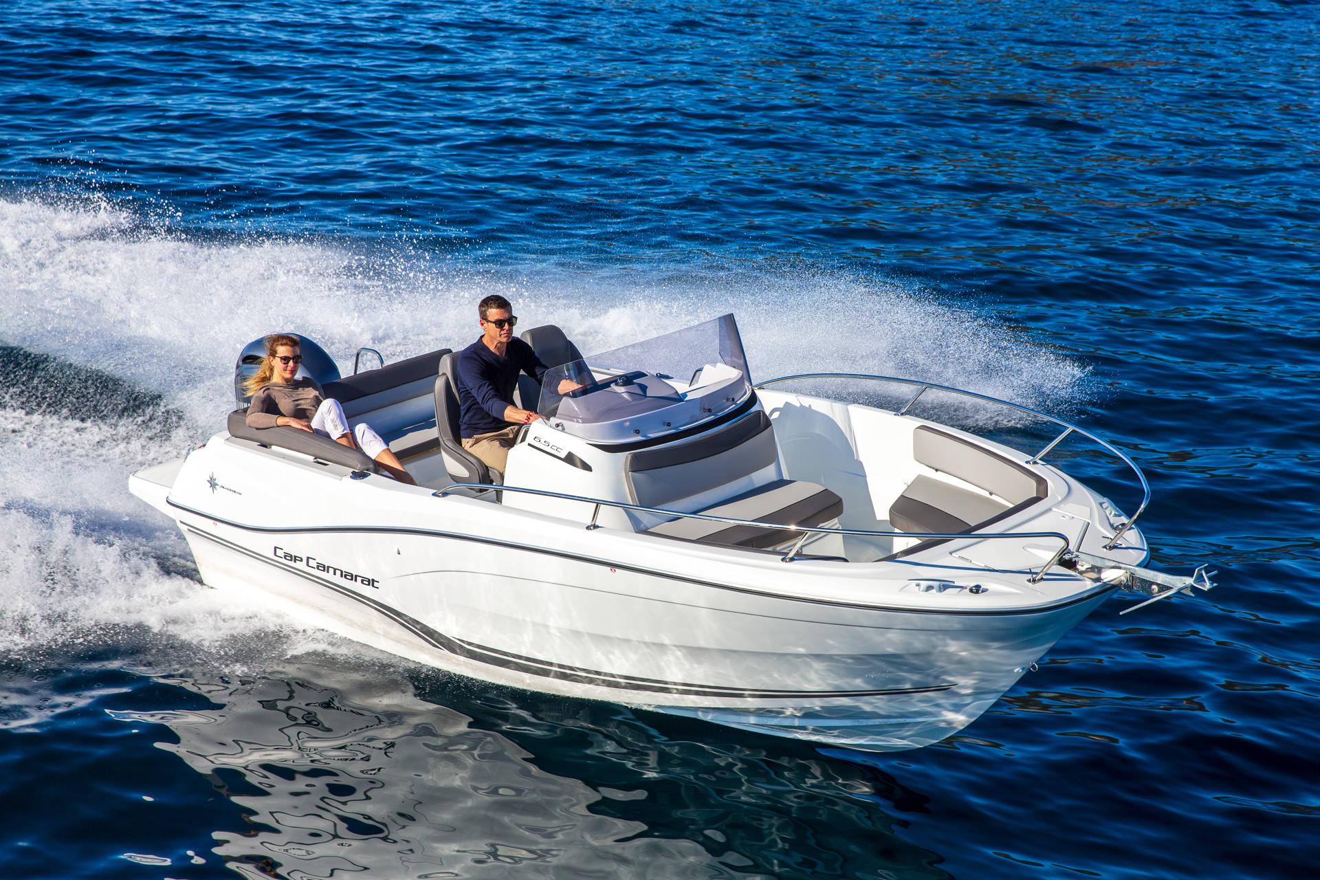 PACK BATEAU NEUF STOCK CAP CAMARAT 6,5 CC série 3 2025 + MOTEUR NEUF 150 CV