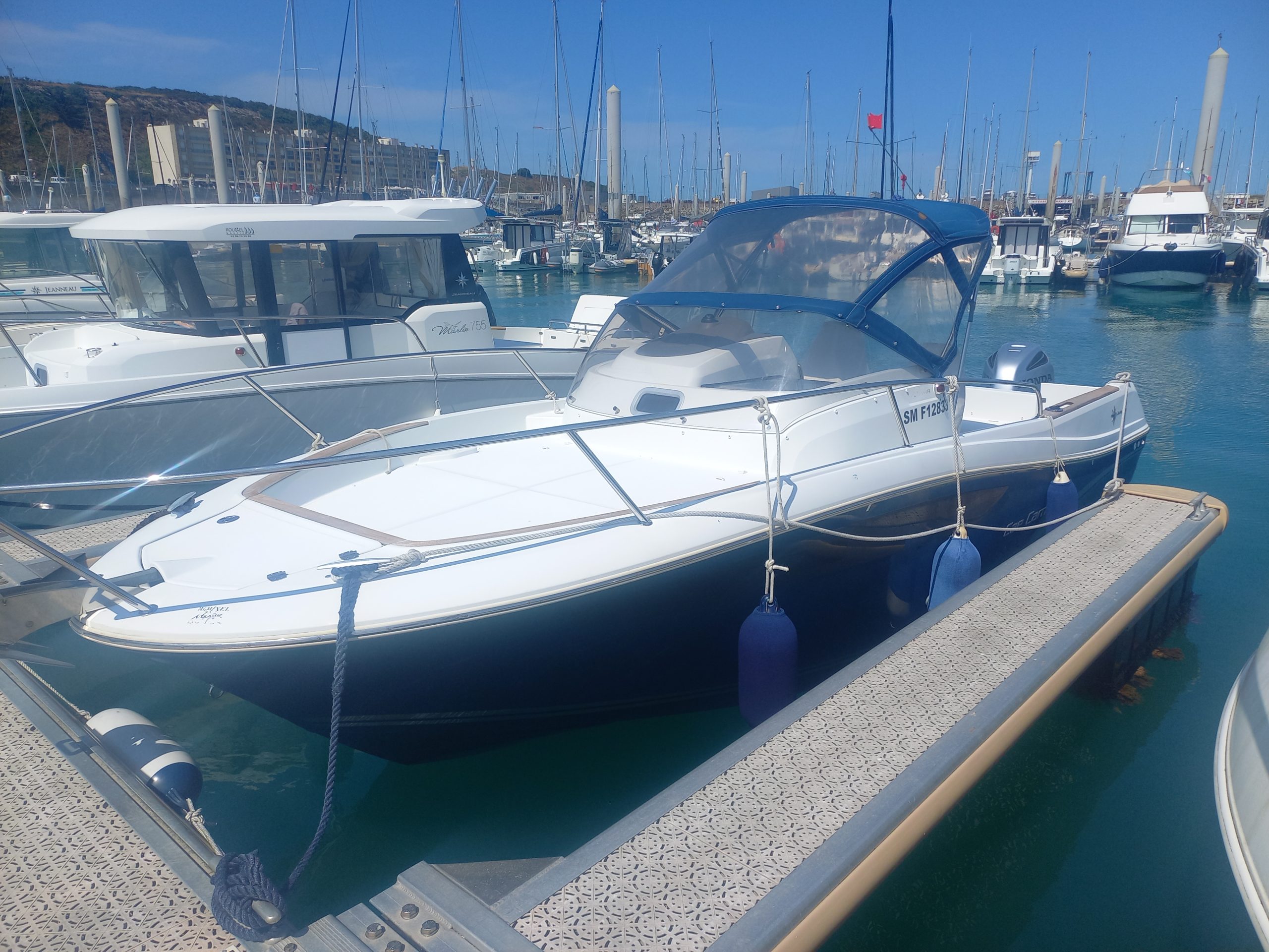 CAP CAMARAT 7,5 WA (2014) / HONDA 250 CV (185H)