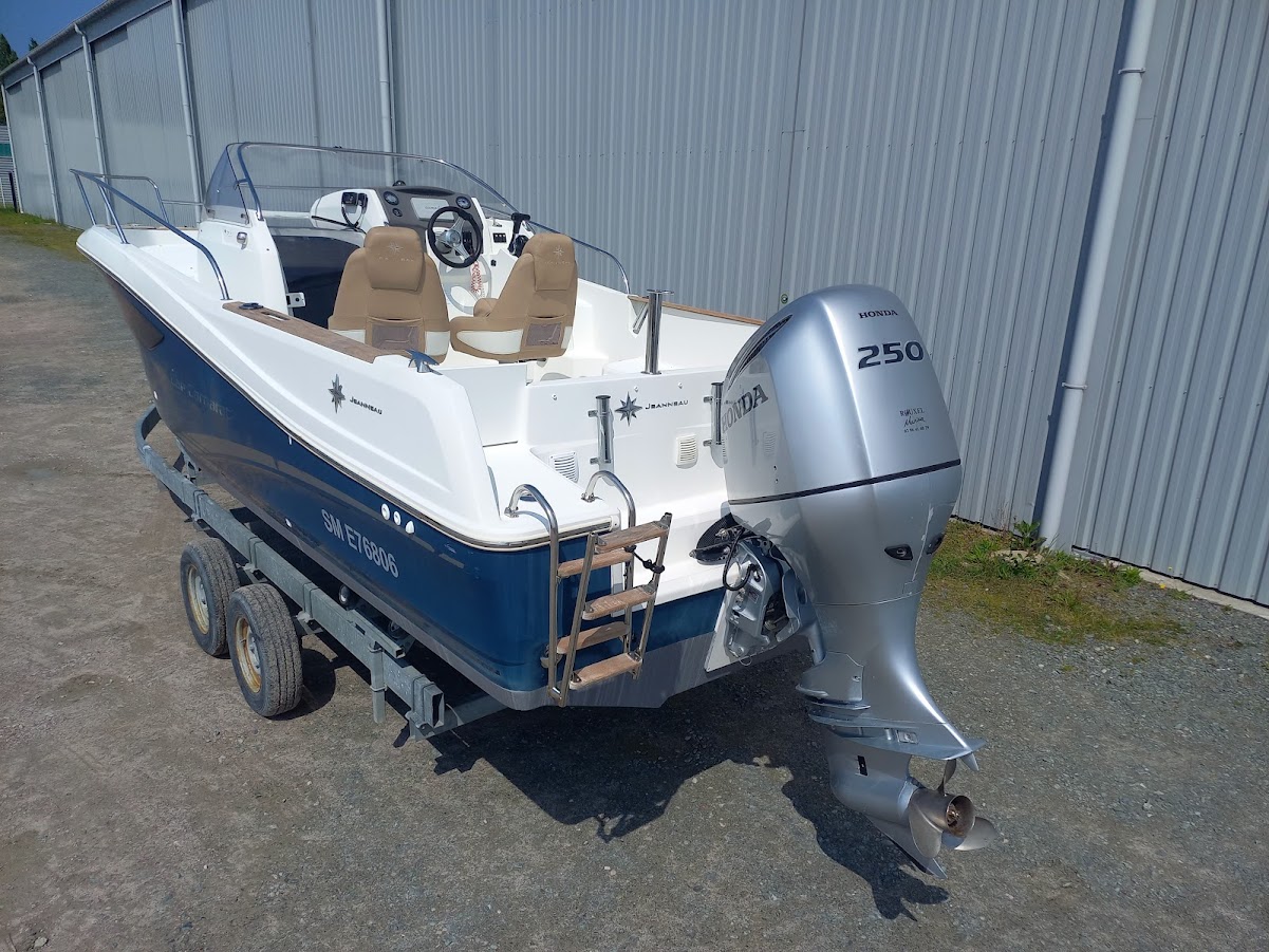 CAP CAMARAT 7,5 WA (2012) / HONDA 250 CV 2015 (328H) 1ere main
