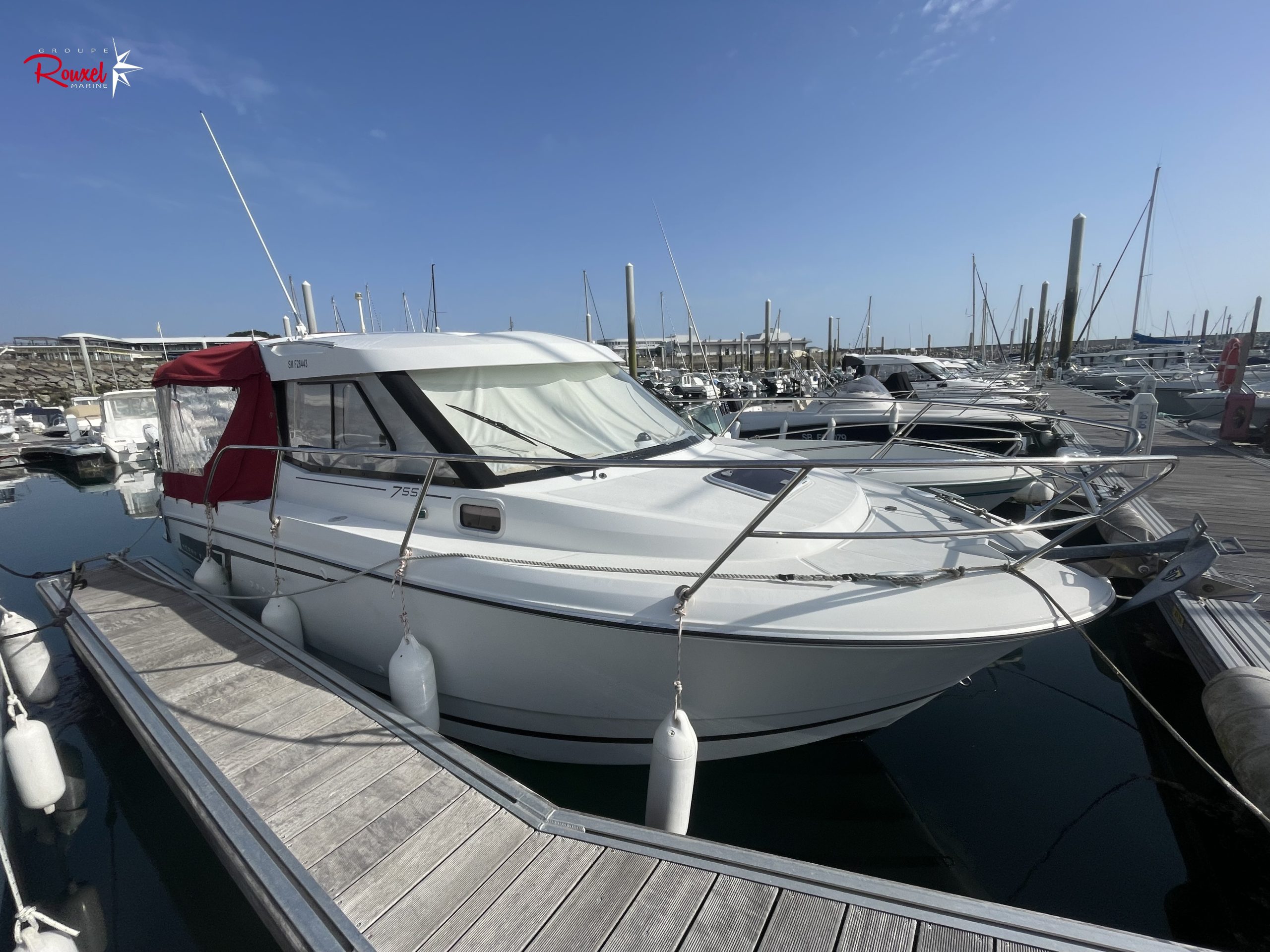 JEANNEAU MERRY FISHER 755 CROISIERE (2014) + SUZUKI DF150 COMMANDES MECANIQUES (443h)
